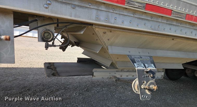 image for item FN5505 2002 Wilson Trailers DWH-400 grain trailer