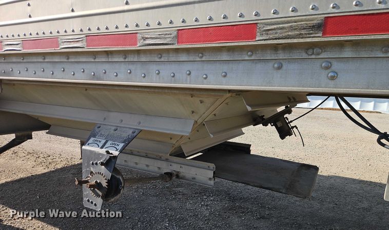 image for item FN5505 2002 Wilson Trailers DWH-400 grain trailer