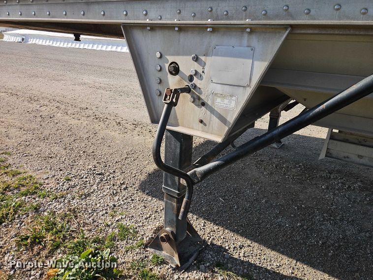 image for item FN5505 2002 Wilson Trailers DWH-400 grain trailer