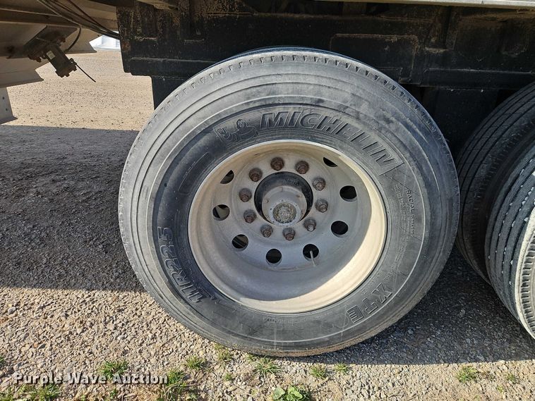 image for item FN5505 2002 Wilson Trailers DWH-400 grain trailer