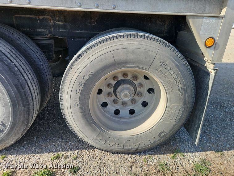 image for item FN5505 2002 Wilson Trailers DWH-400 grain trailer