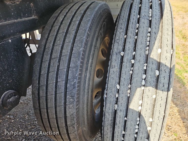 image for item FN5505 2002 Wilson Trailers DWH-400 grain trailer