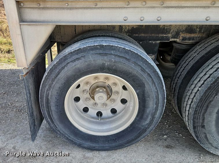 image for item FN5505 2002 Wilson Trailers DWH-400 grain trailer