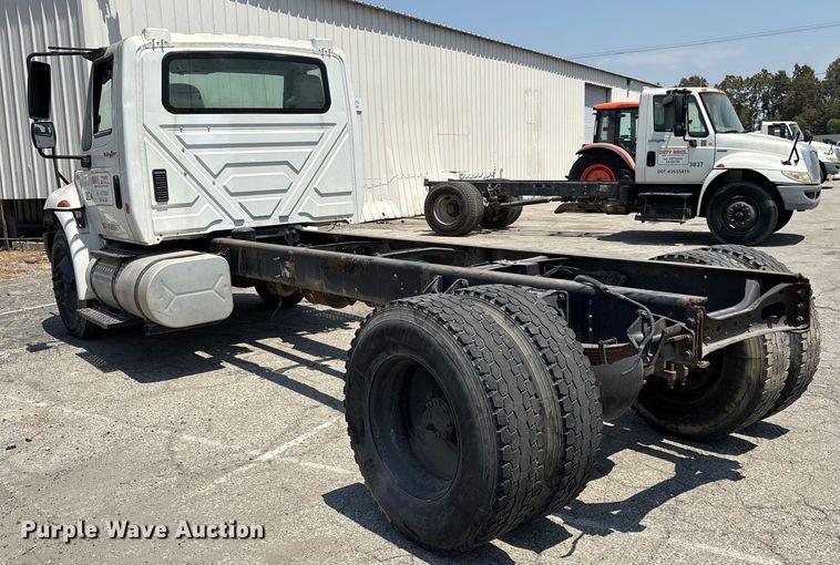 image for item YA0835 2010 International 4300 truck cab and chassis