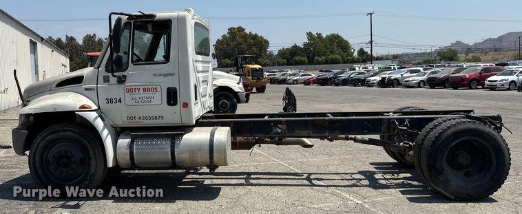 image for item YA0835 2010 International 4300 truck cab and chassis