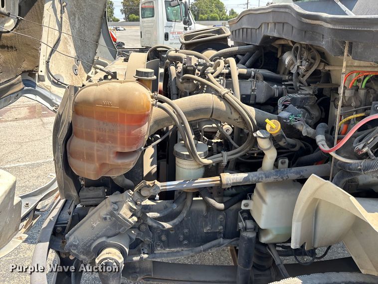 image for item YA0835 2010 International 4300 truck cab and chassis