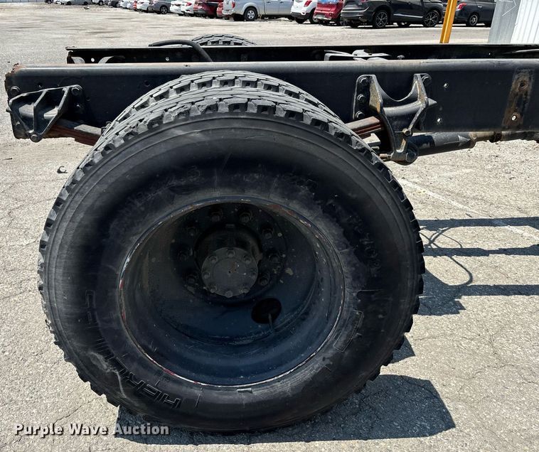 image for item YA0835 2010 International 4300 truck cab and chassis