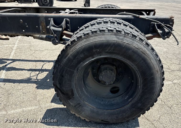 image for item YA0835 2010 International 4300 truck cab and chassis