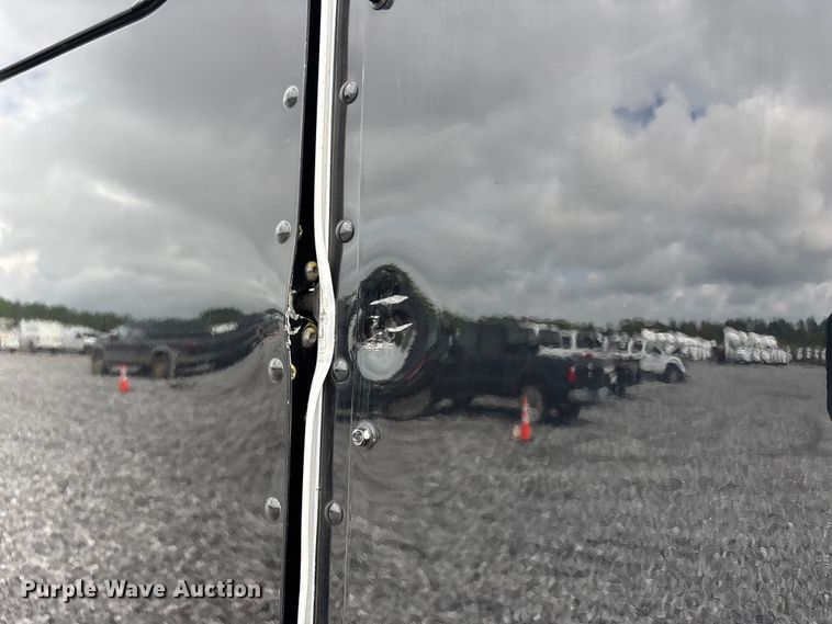 image for item YA0950 2019 Peterbilt 579 semi truck