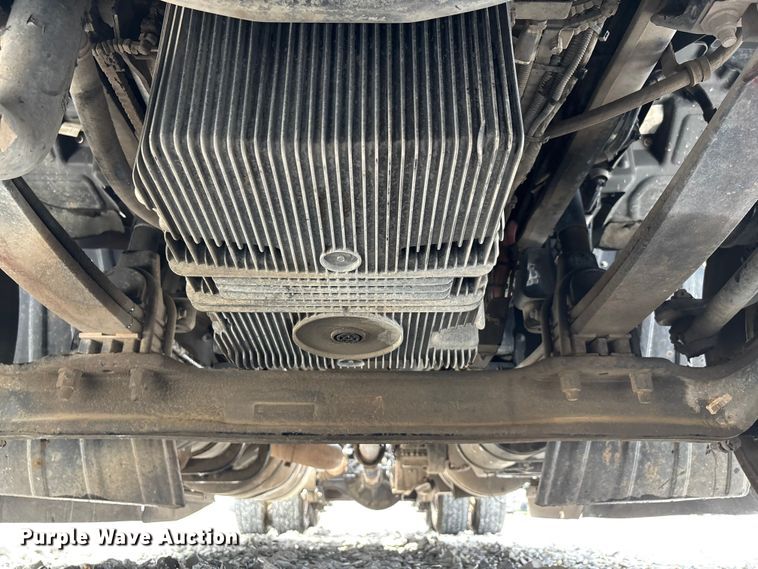 image for item YA0950 2019 Peterbilt 579 semi truck