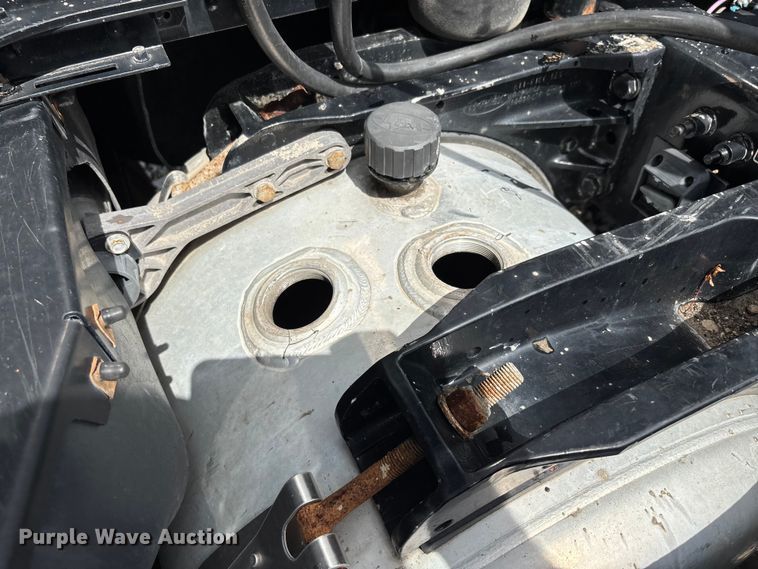 image for item YA0950 2019 Peterbilt 579 semi truck