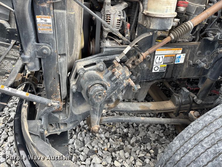 image for item YA0950 2019 Peterbilt 579 semi truck