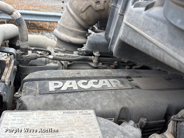 image for item YA0950 2019 Peterbilt 579 semi truck