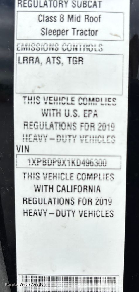 image for item YA0950 2019 Peterbilt 579 semi truck