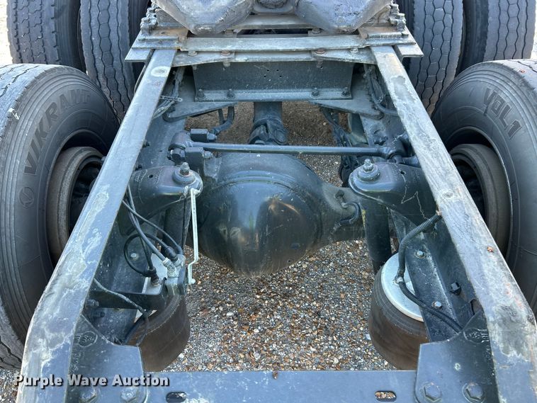 image for item YA1019 2017 Kenworth T680 semi truck