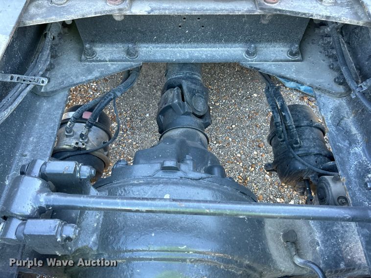 image for item YA1019 2017 Kenworth T680 semi truck