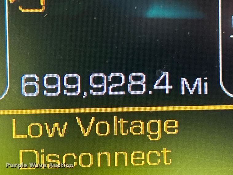 image for item YA1019 2017 Kenworth T680 semi truck