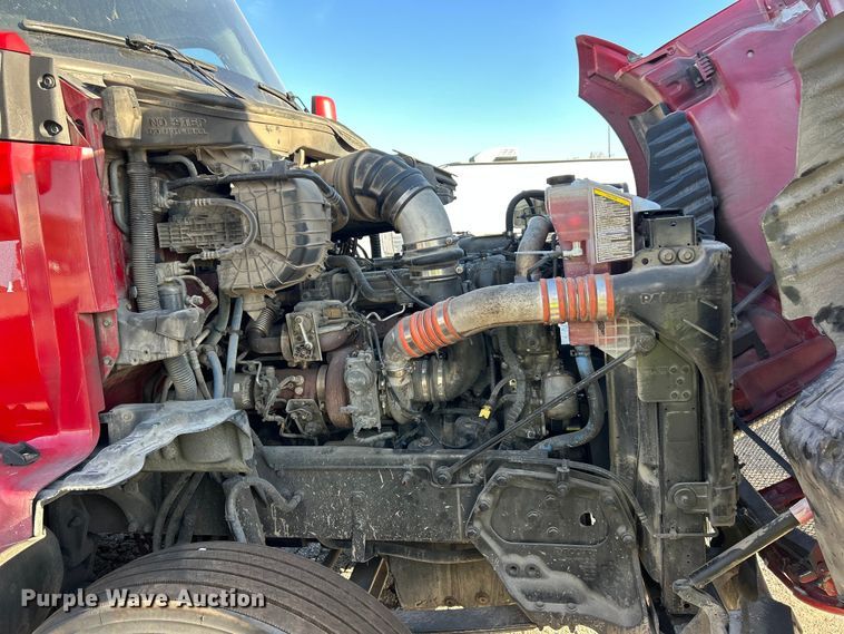 image for item YA1019 2017 Kenworth T680 semi truck