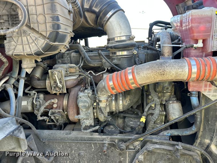 image for item YA1019 2017 Kenworth T680 semi truck