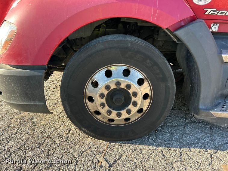 image for item YA1019 2017 Kenworth T680 semi truck