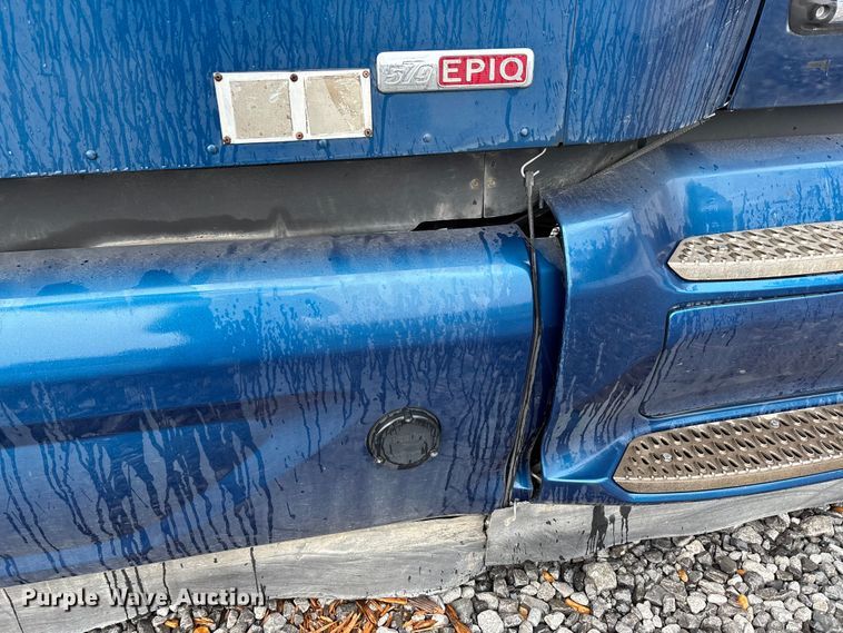 image for item YA1143 2020 Peterbilt  579 semi truck