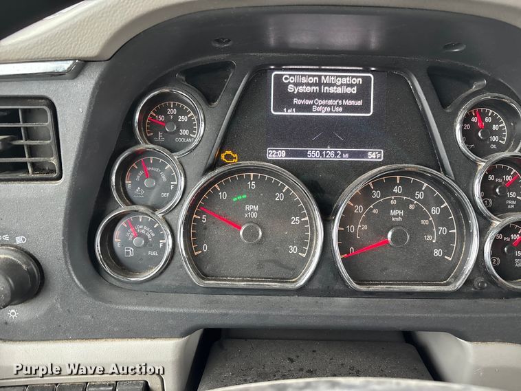 image for item YA1143 2020 Peterbilt  579 semi truck