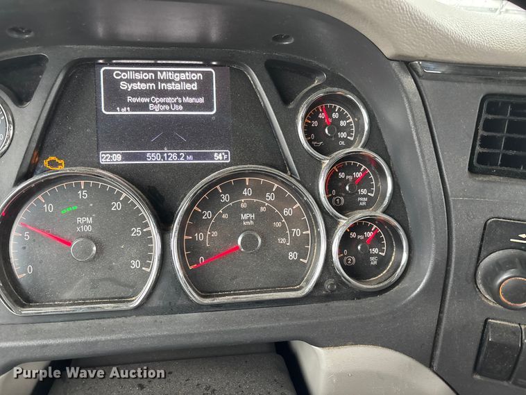 image for item YA1143 2020 Peterbilt  579 semi truck