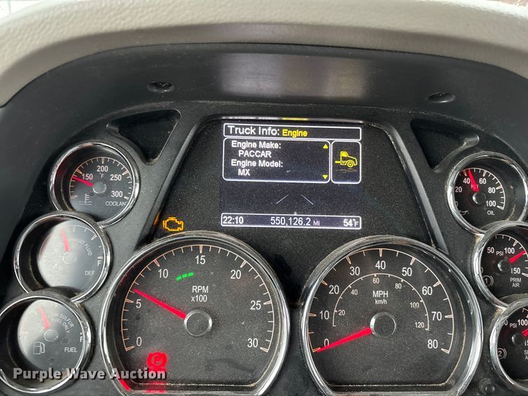 image for item YA1143 2020 Peterbilt  579 semi truck