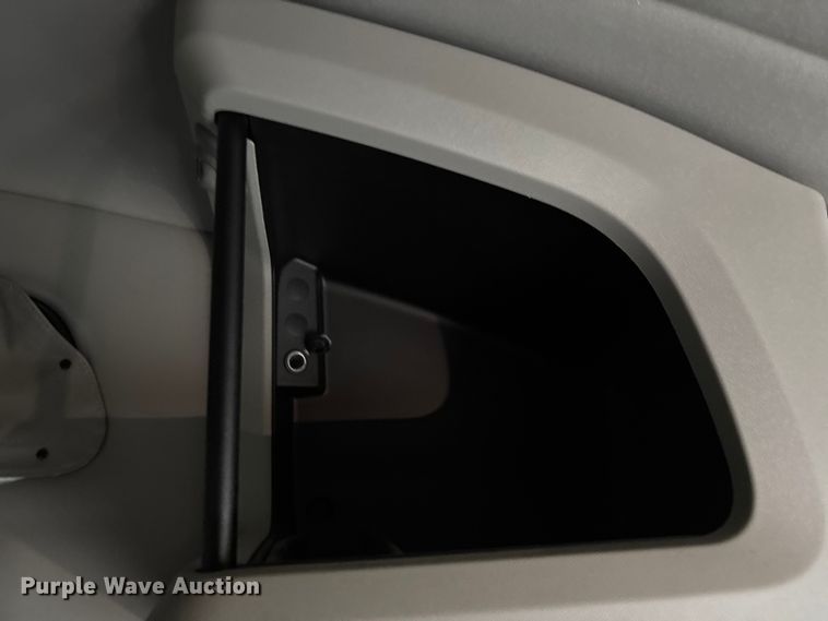 image for item YA1143 2020 Peterbilt  579 semi truck