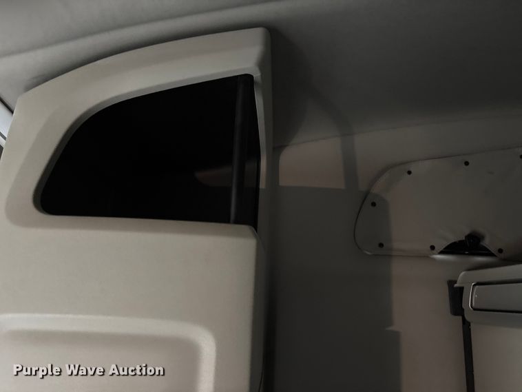 image for item YA1143 2020 Peterbilt  579 semi truck