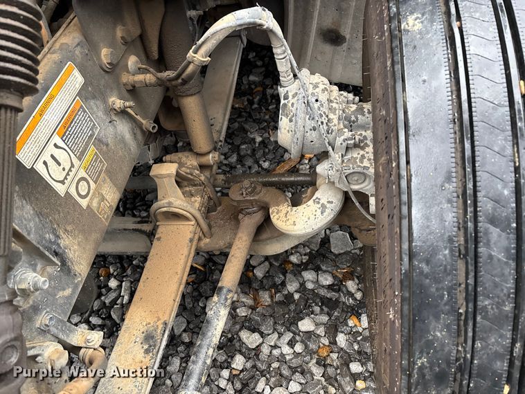 image for item YA1143 2020 Peterbilt  579 semi truck