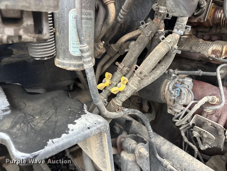 image for item YA1143 2020 Peterbilt  579 semi truck