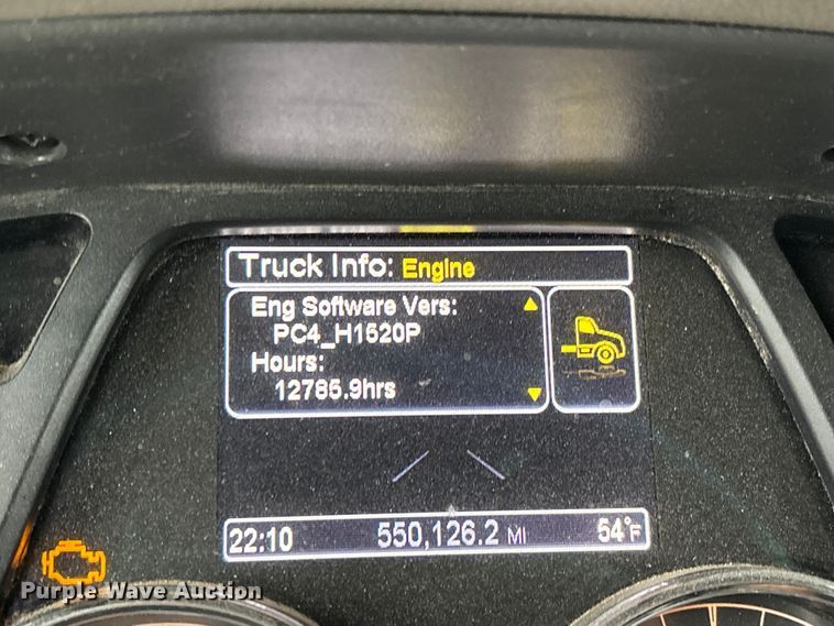 image for item YA1143 2020 Peterbilt  579 semi truck