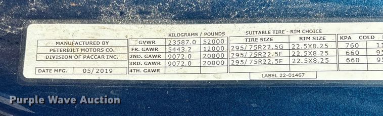 image for item YA1143 2020 Peterbilt  579 semi truck