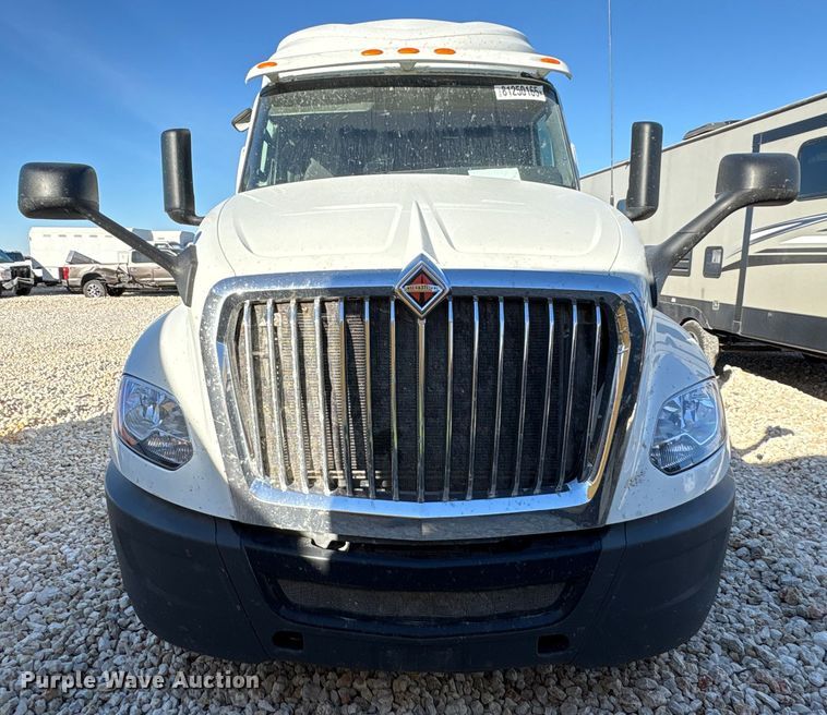 image for item YA1151 2019 International LT625 semi truck