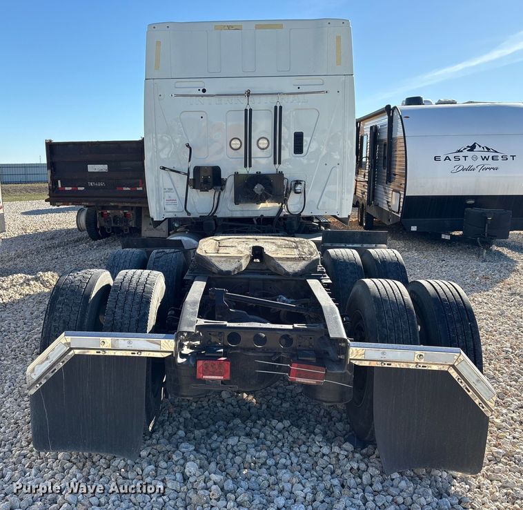 image for item YA1151 2019 International LT625 semi truck