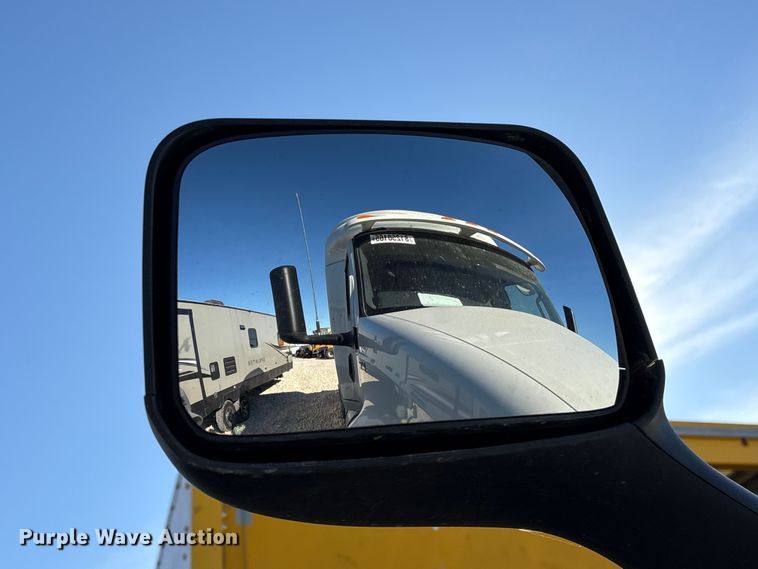 image for item YA1151 2019 International LT625 semi truck