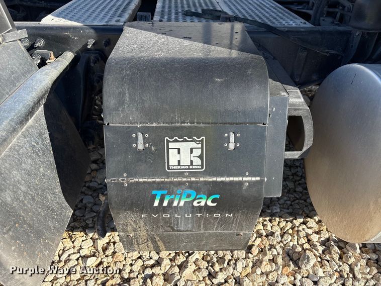 image for item YA1151 2019 International LT625 semi truck