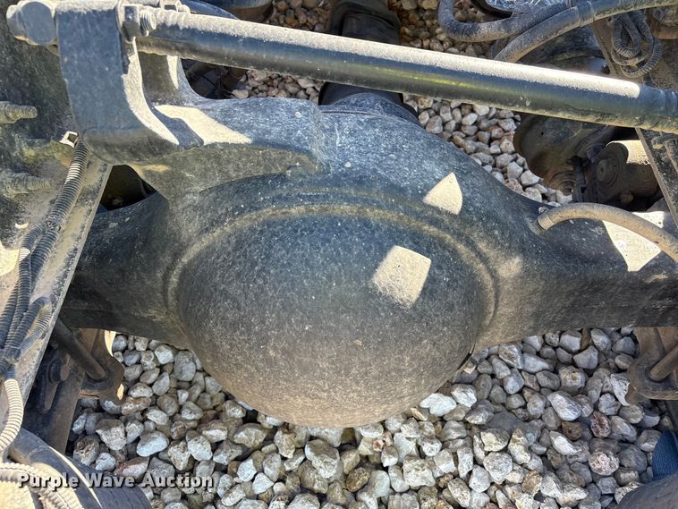 image for item YA1151 2019 International LT625 semi truck