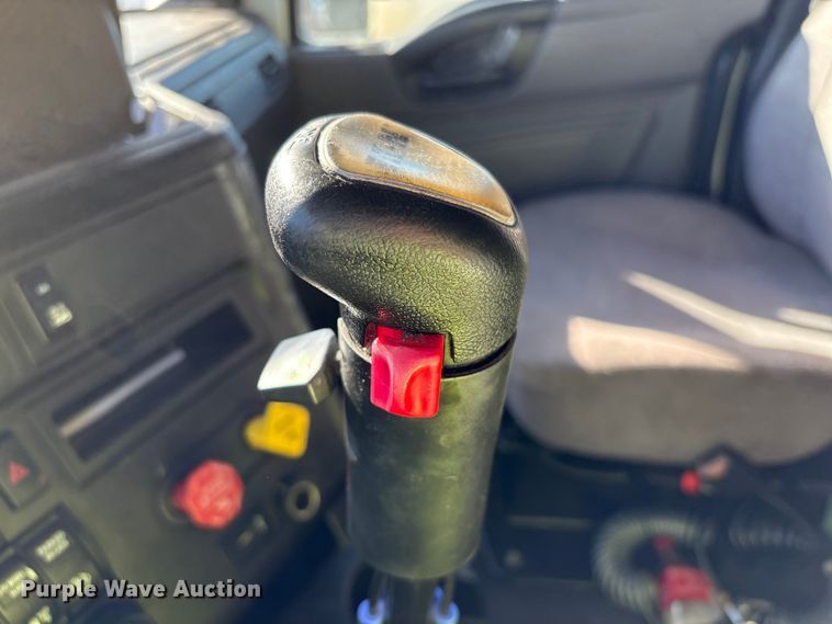 image for item YA1151 2019 International LT625 semi truck