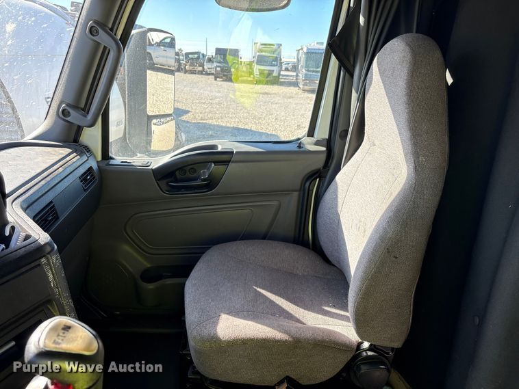 image for item YA1151 2019 International LT625 semi truck