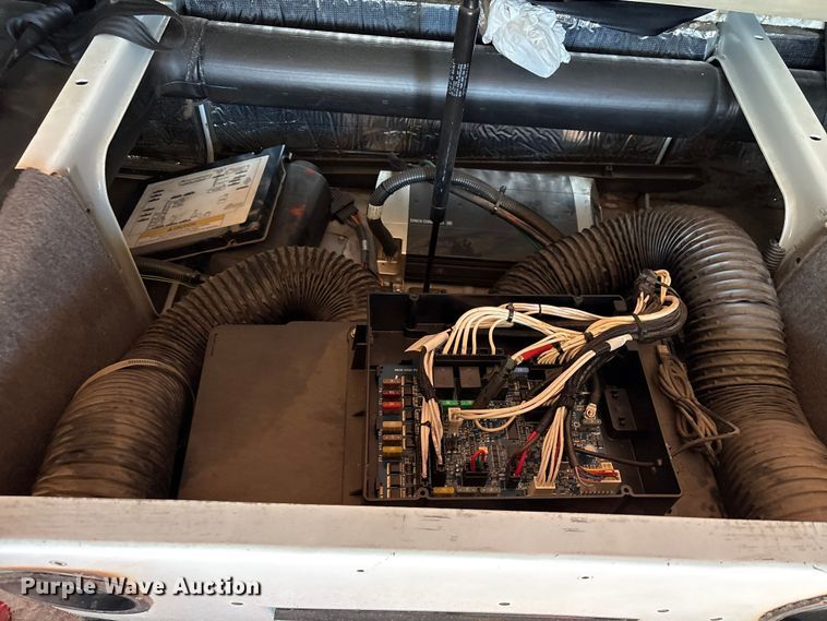 image for item YA1151 2019 International LT625 semi truck