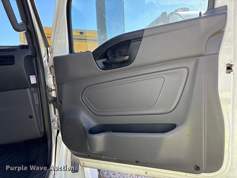 image for item YA1151 2019 International LT625 semi truck