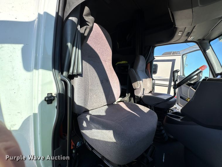image for item YA1151 2019 International LT625 semi truck