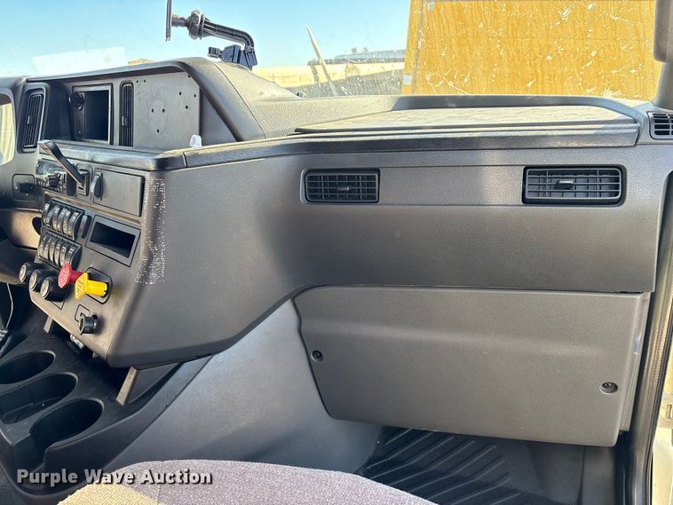 image for item YA1151 2019 International LT625 semi truck