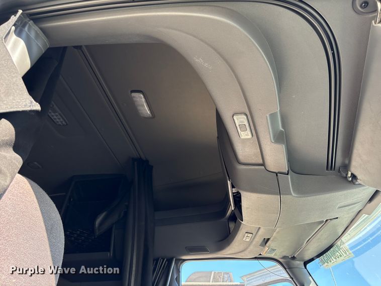 image for item YA1151 2019 International LT625 semi truck