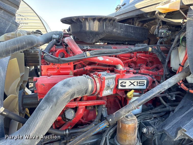 image for item YA1151 2019 International LT625 semi truck