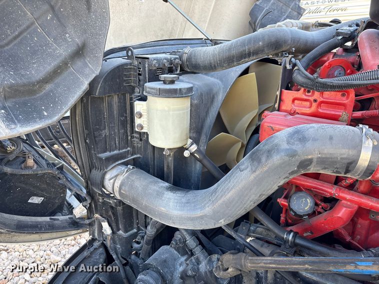 image for item YA1151 2019 International LT625 semi truck