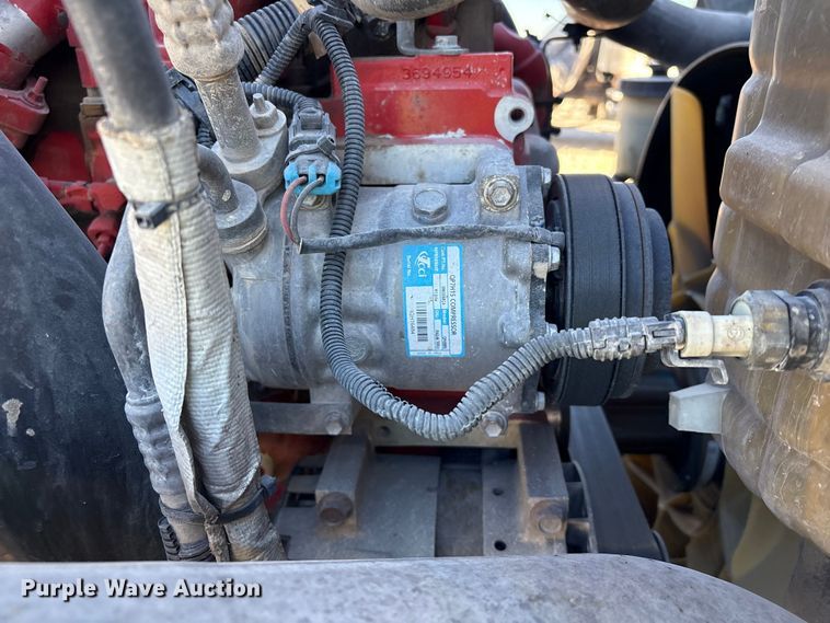 image for item YA1151 2019 International LT625 semi truck