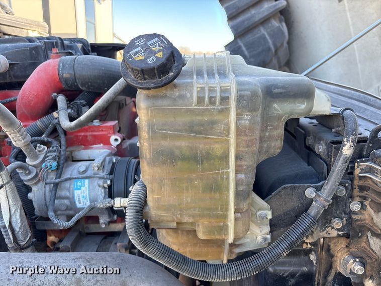 image for item YA1151 2019 International LT625 semi truck